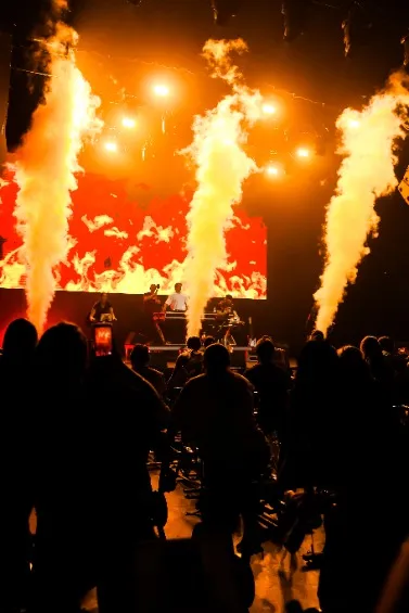 https://cdn.intickets.ru/sites/default/files/gallery_image/e9da1588-4d64a374-0b066444.jpg