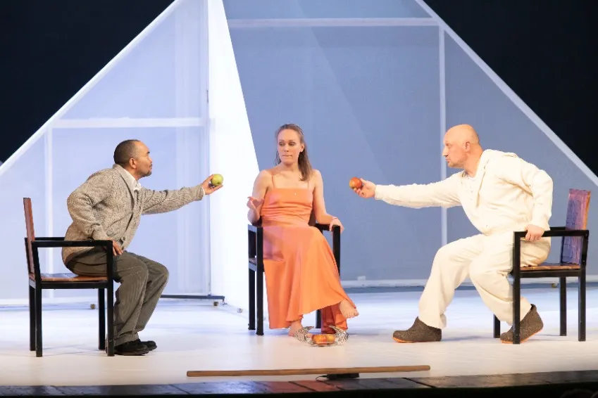 https://cdn.intickets.ru/sites/default/files/gallery_image/4d02d553-4e3e82d6-6bc36a41.jpg