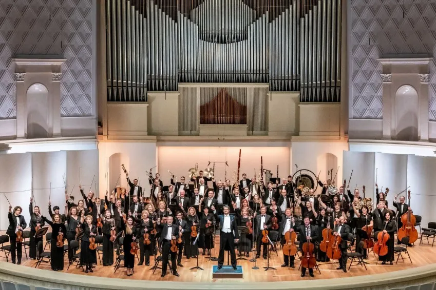 https://cdn.intickets.ru/sites/default/files/gallery_image/e5992b4a-4754881f-27068e8a.jpg