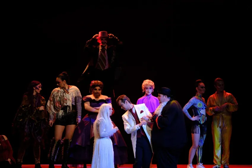https://cdn.intickets.ru/sites/default/files/gallery_image/e3352816-4e21a9e9-d985c8ef.jpg