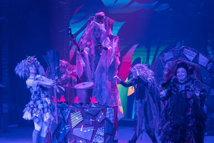 https://cdn.intickets.ru/sites/default/files/gallery_image/b00ef31d-485c835e-85cb69aa.jpg