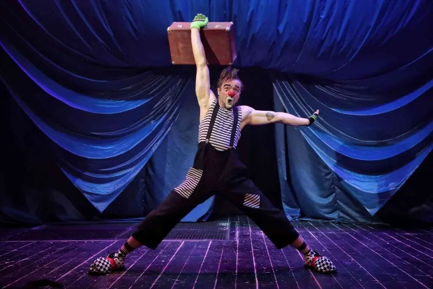 https://cdn.intickets.ru/sites/default/files/gallery_image/18ee91c0-4b08af6a-b5360d87.jpg