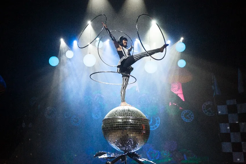 https://cdn.intickets.ru/sites/default/files/gallery_image/8e0d61f4-4bfea13a-5c6363b3.jpg