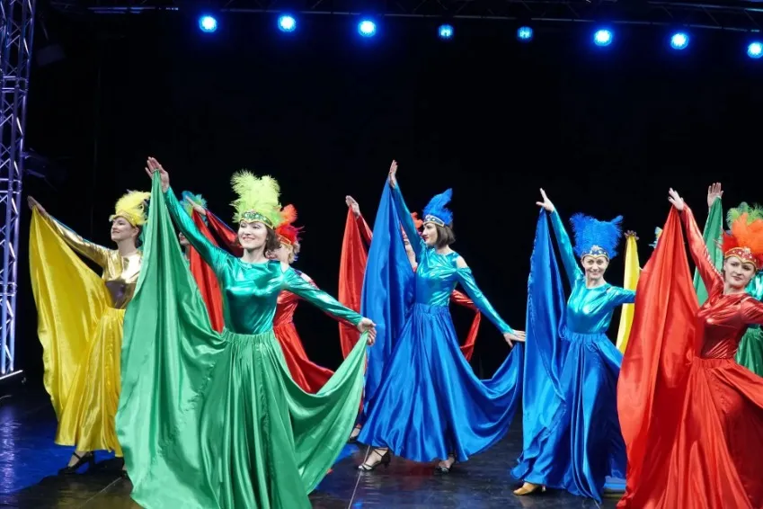 https://cdn.intickets.ru/sites/default/files/gallery_image/59640b67-44699f10-ff95d5c5.jpg