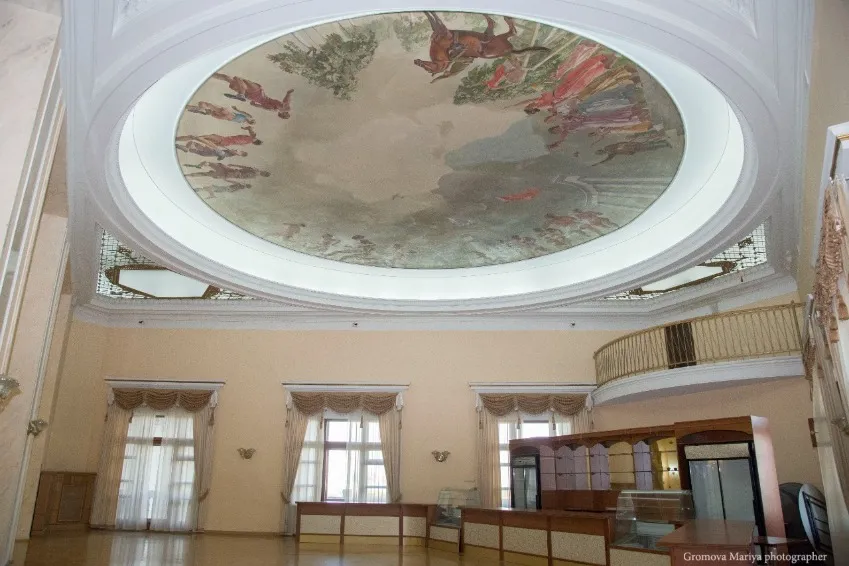 https://cdn.intickets.ru/sites/default/files/gallery_image/bf4dc452-42fc9c26-b934bb40.jpg