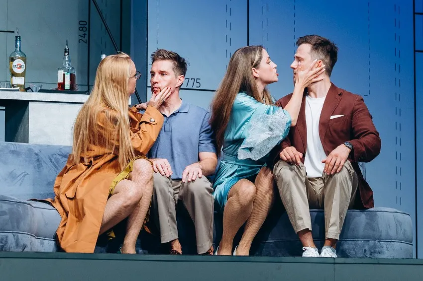 https://cdn.intickets.ru/sites/default/files/gallery_image/e773eab6-4209af37-cfb4cc00.jpg