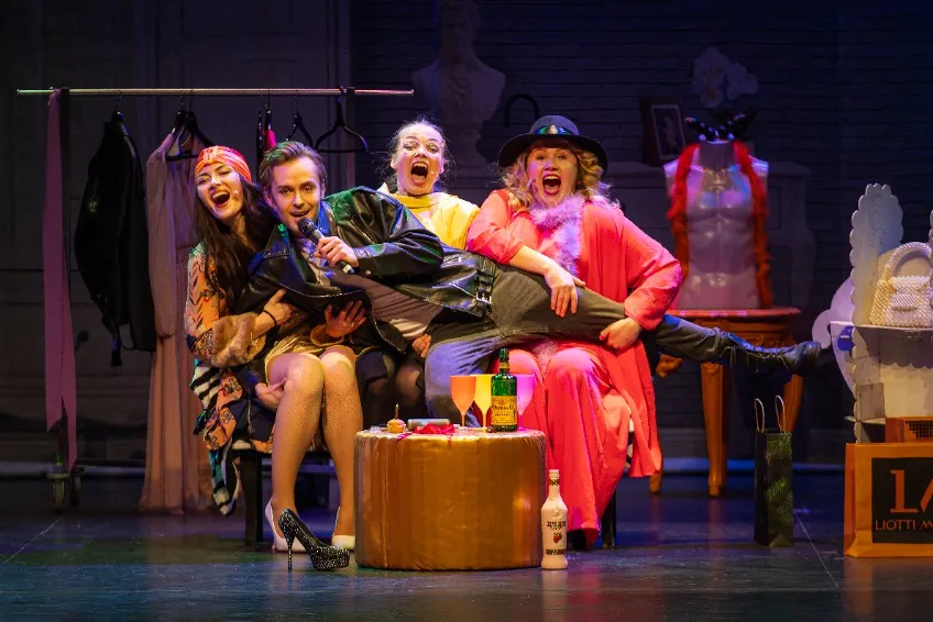 https://cdn.intickets.ru/sites/default/files/gallery_image/01c3eec8-463389e5-98ee5e82.jpg