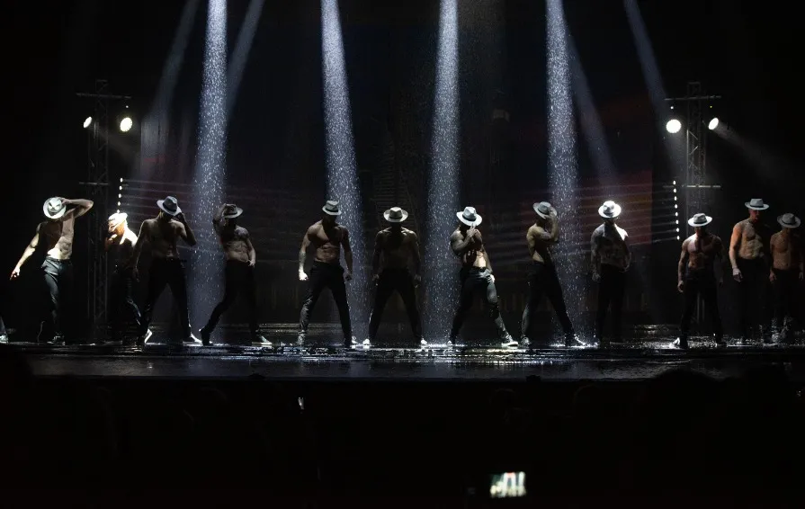 https://cdn.intickets.ru/sites/default/files/gallery_image/e71a06f5-4b20b3fe-65ab3120.jpg